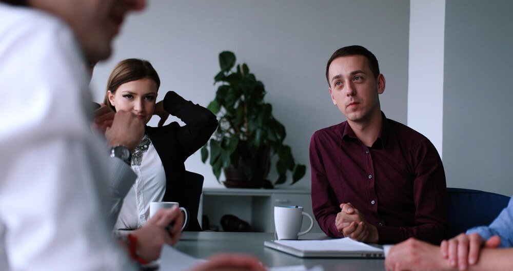 Fałszywe pomówienia w pracy – jak sobie z nimi radzić?